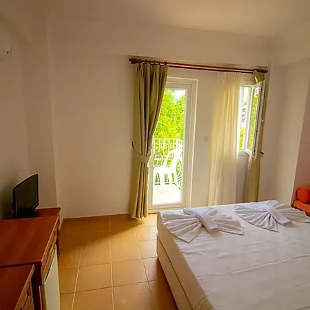 Hotel Celeste *
